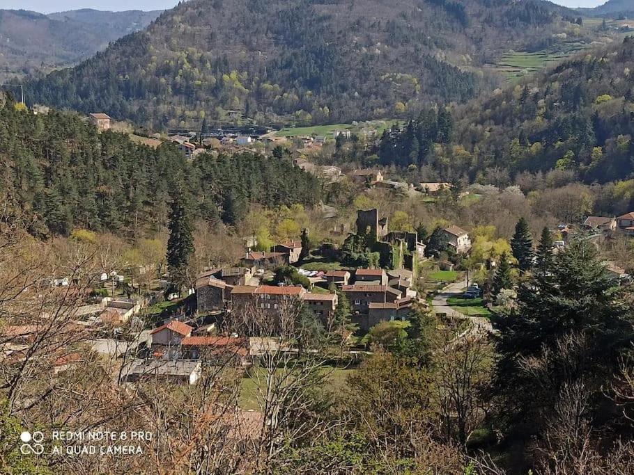 Gite Le Rocher Du Chateau De Retourtour Lamastre Exteriör bild